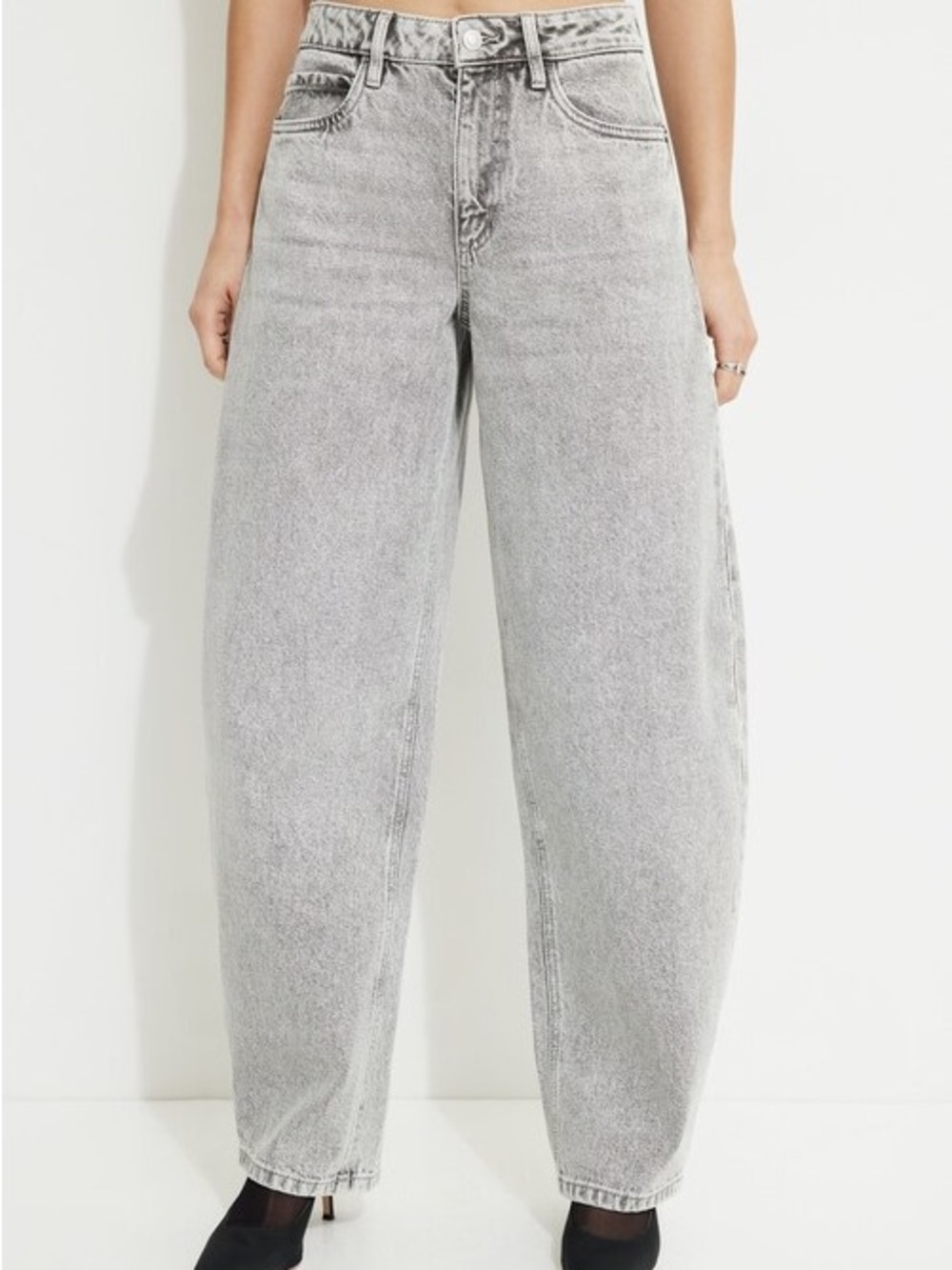 Dynamite Women's Gray Washed June Horseshoe Jeans (never worn!!)